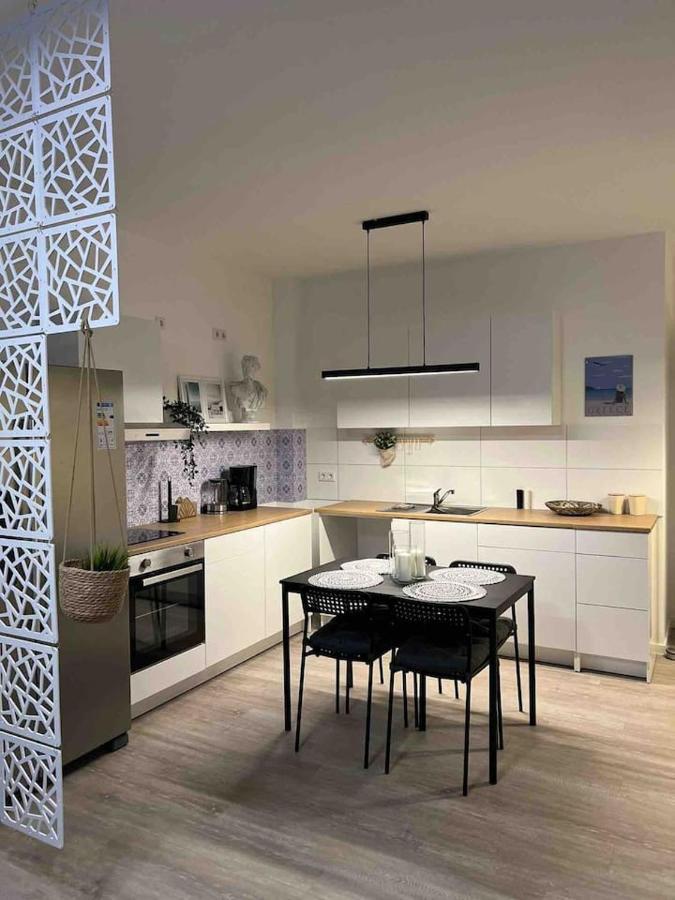 Luxurioeses Apartment,Neubau, 4 Personen, Parkplatz, Griechischer Stil Μπόχουμ Εξωτερικό φωτογραφία